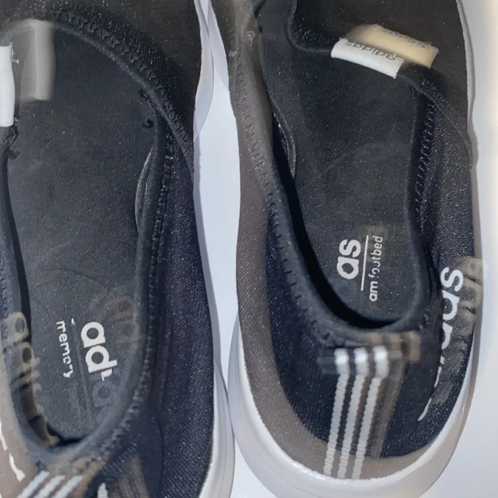Adidas Women’s Light Racer Black Low Top Slip on Sneakers